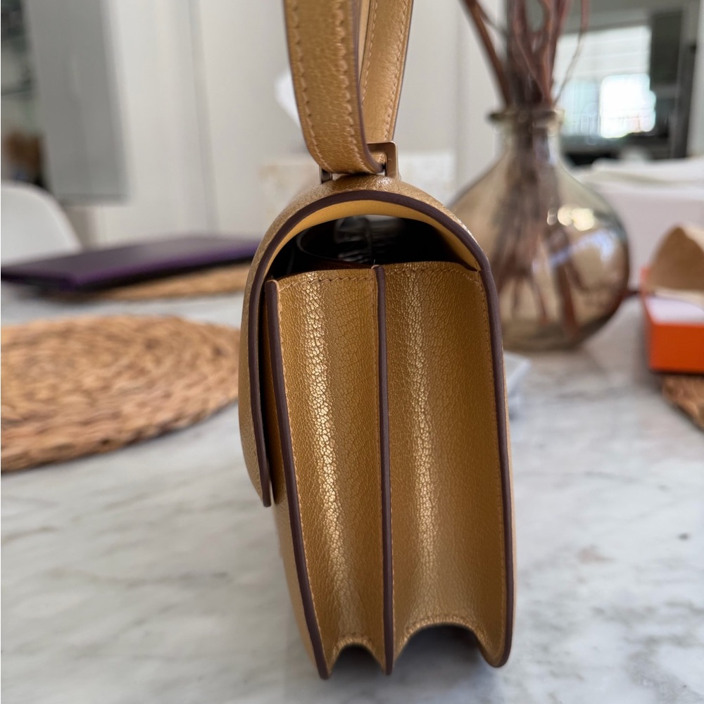 Hermès Constance 18 Dore Chevre Chamkilight Permabrass Hardware - Picture 4 of 13